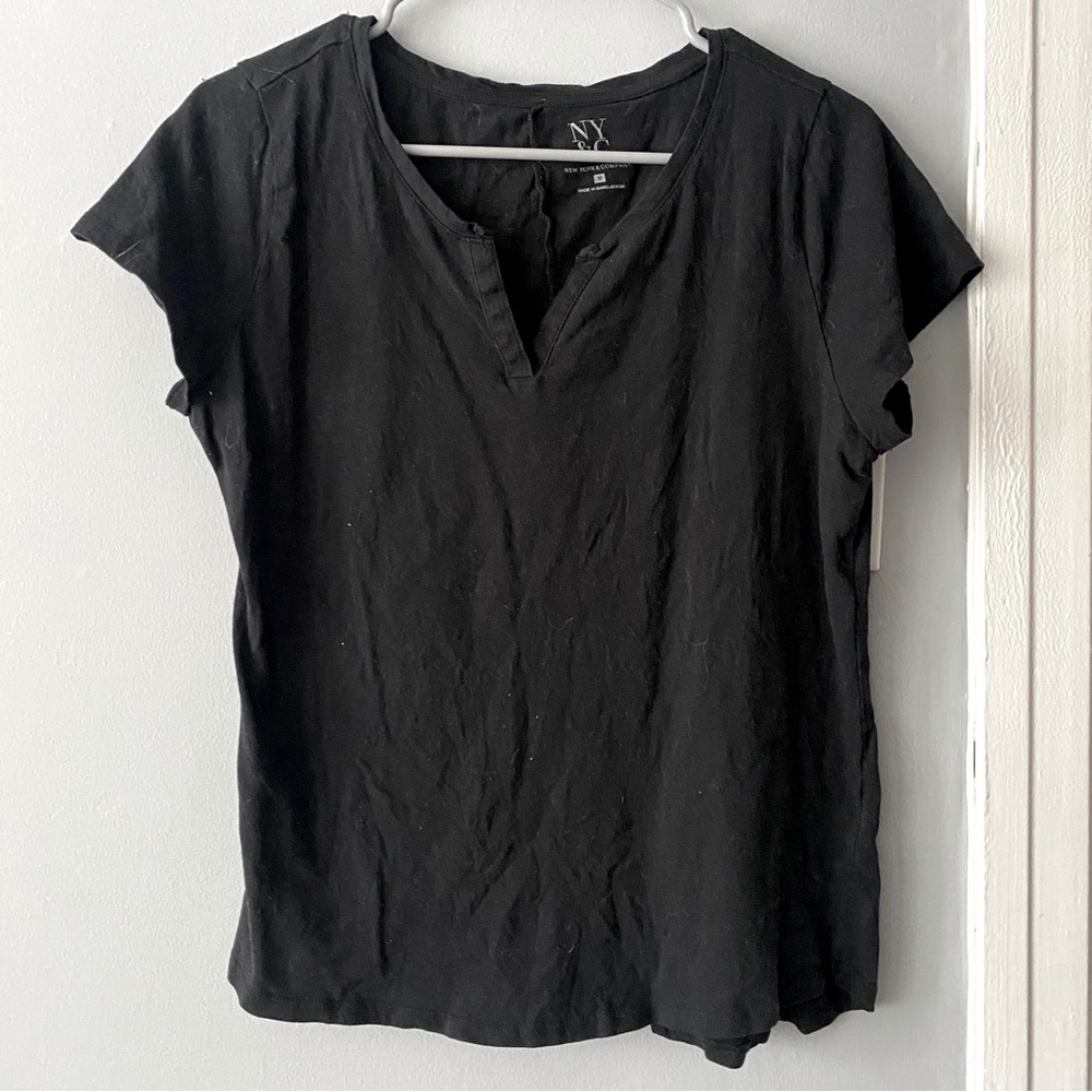Black Tee